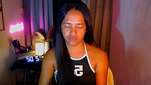 Lorainnelustts online show from February 2026 07:40:01 AM