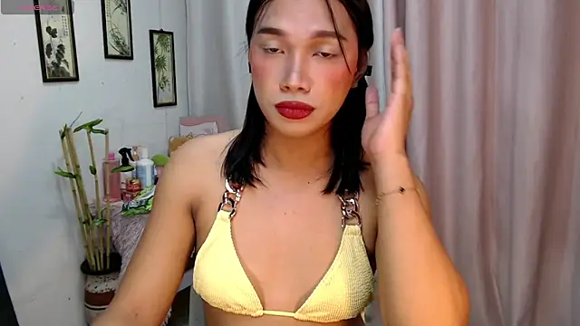 Herbielustts online show from December 2025 05:51:02 PM