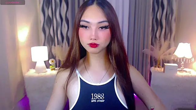 Kiah Wyatt online show from November 2025 04:11:02 AM