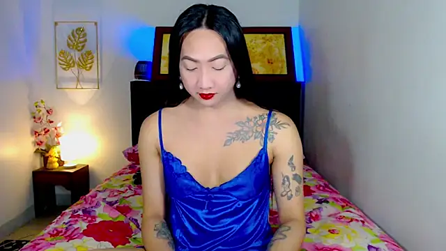 LovelyQueen69 online show from April 2026 01:44:01 PM