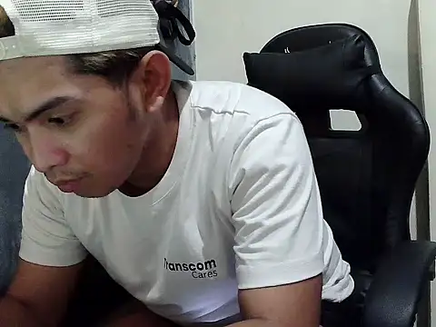 Snapshot of riley_cum chatting on April 2026 08:34:02 AM riley cum online show from April 2026 08:34:02 AM