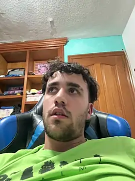 Snapshot of aavrdvh33 chatting on April 2026 10:47:02 PM aavrdvh33 online show from April 2026 10:47:02 PM