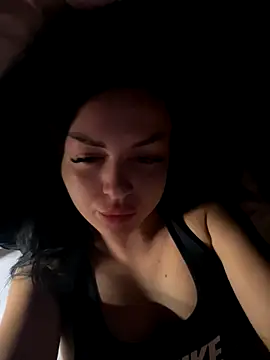 Snapshot of KenyaCruz chatting on October 2025 08:18:02 PM KenyaCruz online show from October 2025 08:18:02 PM