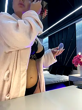 Snapshot of KenyaCruz chatting on October 2025 06:35:02 PM KenyaCruz online show from October 2025 06:35:02 PM