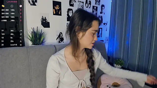 lovelyalivia online show from October 2025 09:17:01 AM