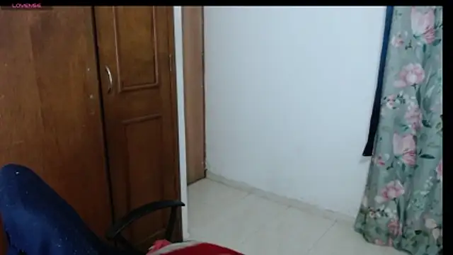 alejandralatina online show from May 2026 04:29:02 AM