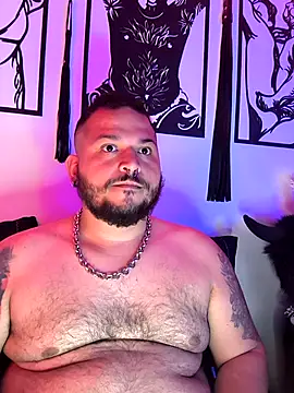 Snapshot of DannyBearrr chatting on October 2025 03:04:01 AM DannyBearrr online show from October 2025 03:04:01 AM