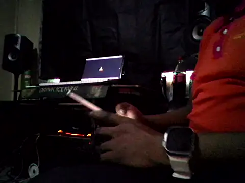 OnlyMoneyIwanT online show from February 2026 10:47:01 AM