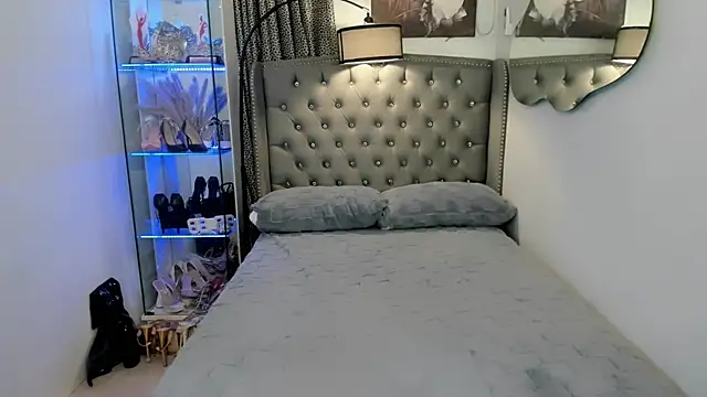 Lars empress online show from December 2025 11:49:02 AM