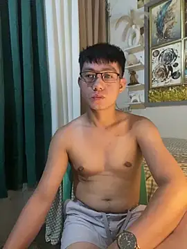 xshyboyx online show from June 2026 02:45:01 PM