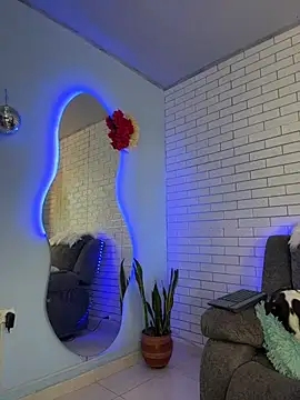 Im Fernanda online show from November 2025 12:16:02 PM