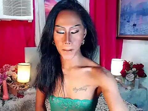 sassylatina online show from November 2025 05:01:02 PM