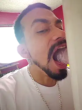 Cnutt310 online show from October 2025 06:16:02 PM