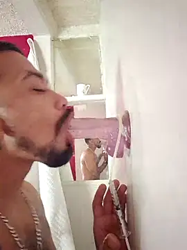 Cnutt310 online show from October 2025 08:07:01 PM