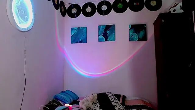 meghan devil  online show from November 2025 11:25:01 PM