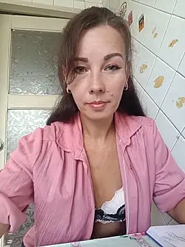 Snapshot of Adeline3302 chatting on June 2026 09:09:01 AM Adeline3302 online show from June 2026 09:09:01 AM