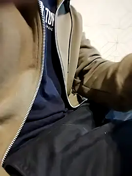 boy8540 online show from April 2026 05:52:01 AM