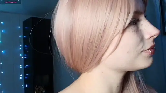 PieraMarch online show from October 2025 07:22:01 PM