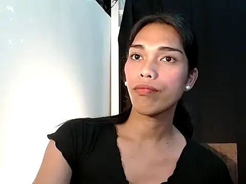 angelaxmonroe online show from April 2026 04:41:01 PM