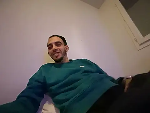 rebeu31313 online show from December 2025 03:45:02 AM