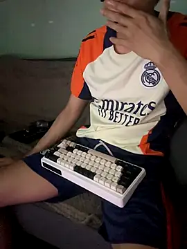 boyhigh1997 online show from November 2025 07:51:01 AM