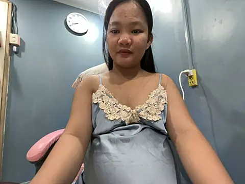 Snapshot of princess_janine chatting on May 2026 11:42:02 AM princess janine online show from May 2026 11:42:02 AM