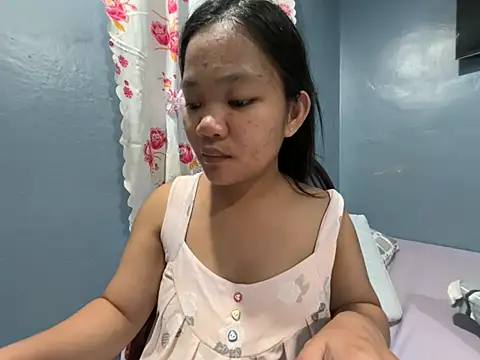 Snapshot of princess_janine chatting on May 2026 02:02:01 PM princess janine online show from May 2026 02:02:01 PM