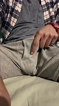 Skinny Longhair online show from May 2026 03:46:01 AM