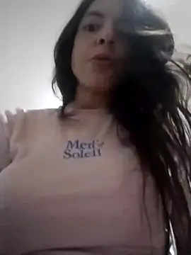 chicalunar24 online show from November 2025 07:10:01 PM