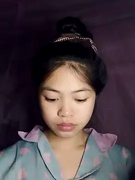 Thy00   online show from December 2025 03:07:01 PM