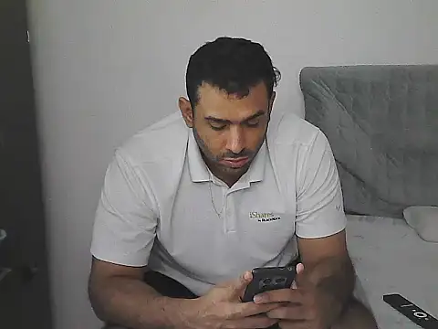 Snapshot of morenocabro10 chatting on May 2026 04:31:01 AM morenocabro10 online show from May 2026 04:31:01 AM