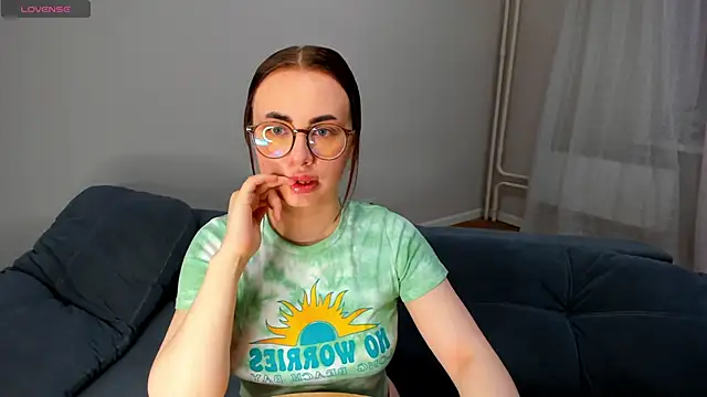 Snapshot of MewStella chatting on May 2026 04:15:02 PM MewStella online show from May 2026 04:15:02 PM