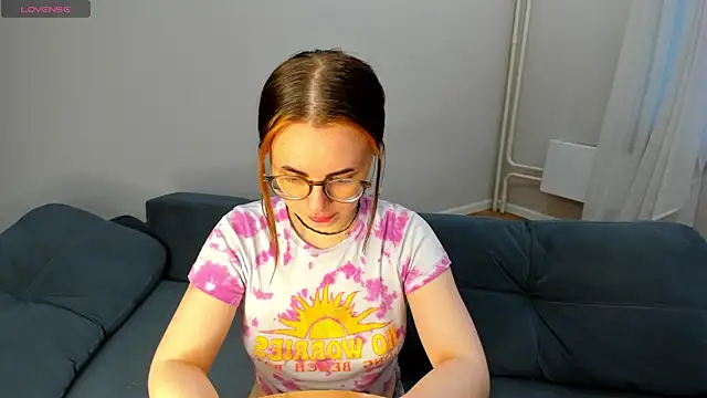 Snapshot of MewStella chatting on May 2026 01:16:02 PM MewStella online show from May 2026 01:16:02 PM