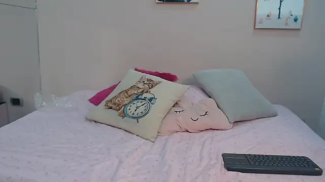 zooombee online show from October 2025 07:26:02 PM