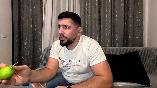 Gold Alpha Boy online show from November 2025 06:30:01 PM