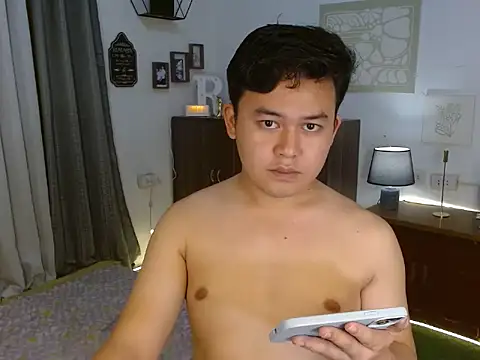 Snapshot of annocentboy chatting on October 2025 01:07:02 PM annocentboy online show from October 2025 01:07:02 PM