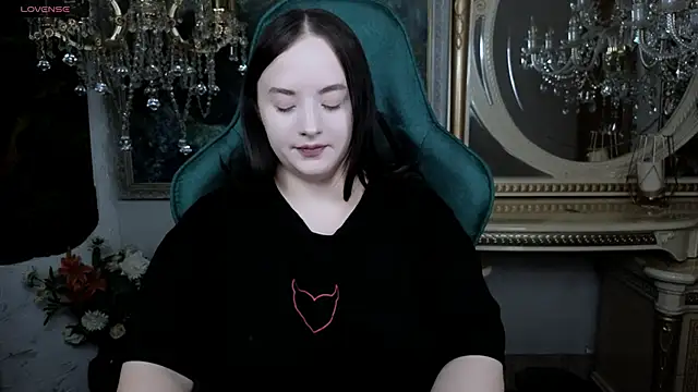 LaraBenson  online show from November 2025 10:51:01 AM