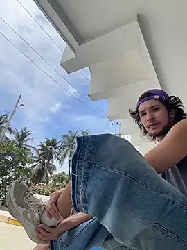 Luxx 14 online show from April 2026 05:37:01 PM