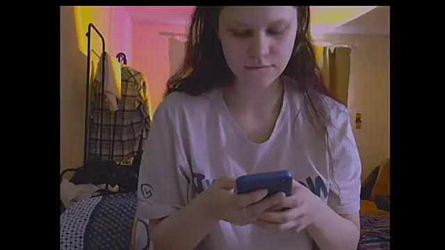 Snapshot of Lunliss chatting on June 2026 02:30:01 PM Lunliss online show from June 2026 02:30:01 PM