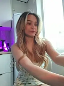 Chloe Ravens online show from April 2026 04:40:01 AM