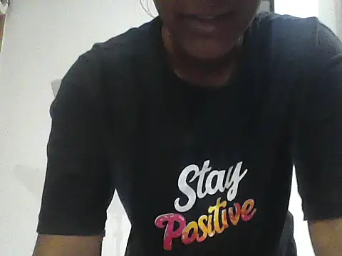 Snapshot of mickle_james chatting on June 2026 06:59:01 AM mickle james online show from June 2026 06:59:01 AM