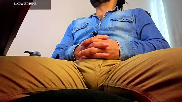 Ernesto-Rodriguez82 online show from April 2026 01:25:02 PM