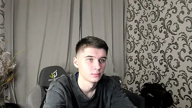 SherlockMax online show from November 2025 07:23:02 PM