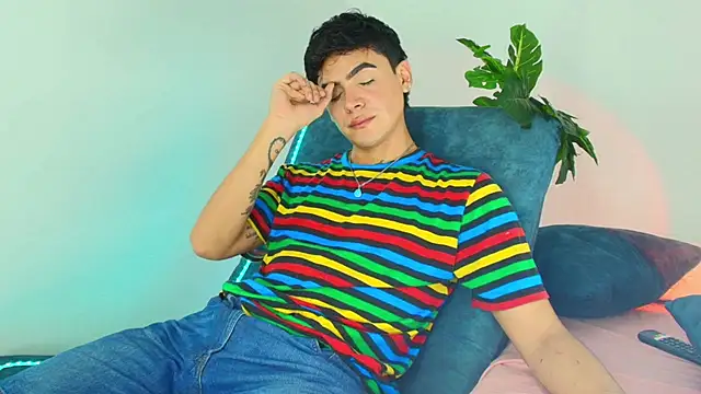 CamiiGuzmanX online show from December 2025 09:24:02 PM