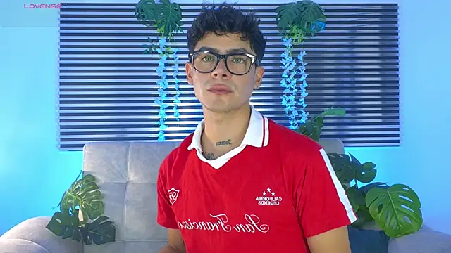 CamiiGuzmanX online show from July 2026 08:41:01 PM