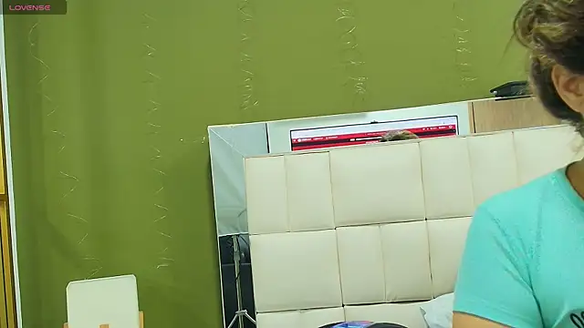 gisell gomez online show from October 2025 12:00:02 PM