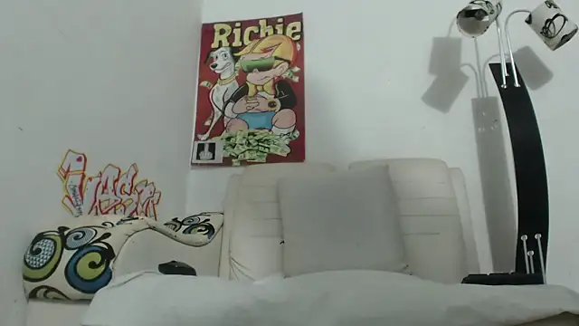 Thomasjons  online show from February 2026 04:16:02 AM