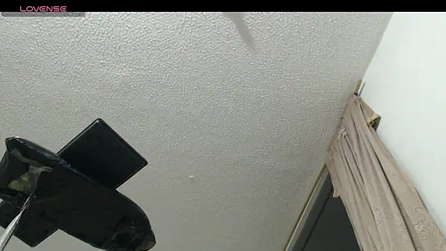 Snapshot of Thomasjons_ chatting on April 2026 04:49:02 AM Thomasjons online show from April 2026 04:49:02 AM