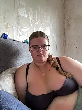 Snapshot of CurvyPaar2 chatting on June 2026 12:29:02 PM CurvyPaar2 online show from June 2026 12:29:02 PM