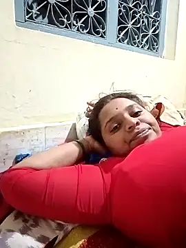 Snapshot of Hot_crety chatting on October 2025 03:53:01 PM Hot crety online show from October 2025 03:53:01 PM